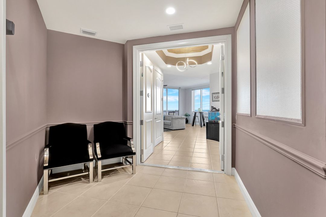 2090 W First St, Fort Myers, FL 33901