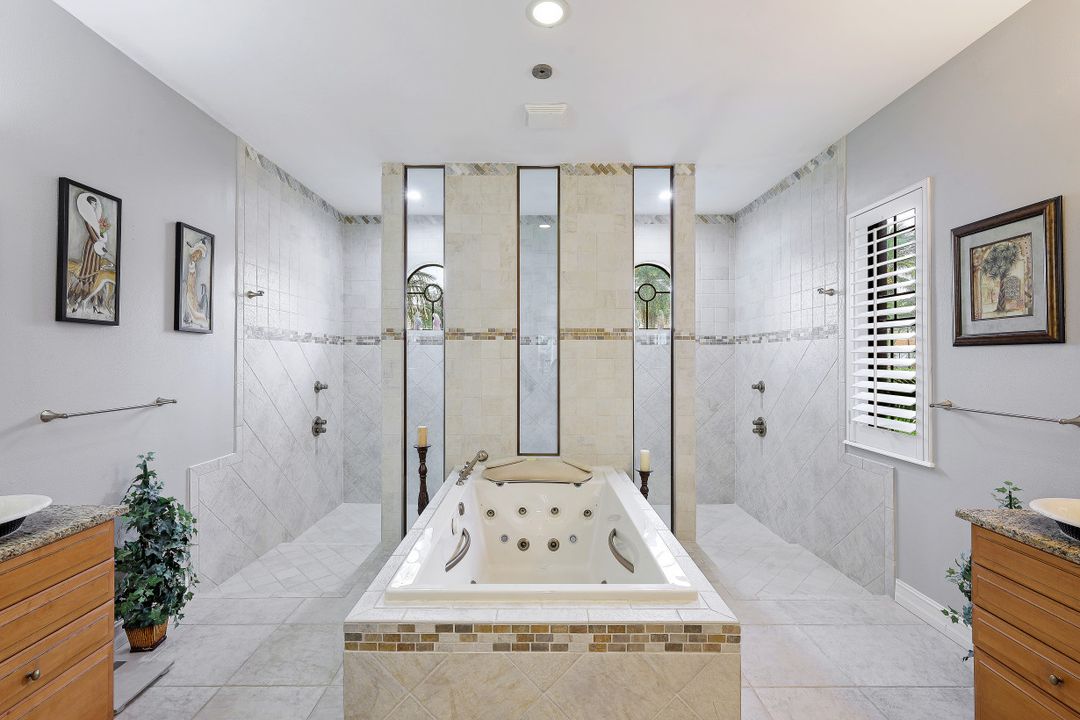 14690 Beaufort Cir, Naples, FL 34119