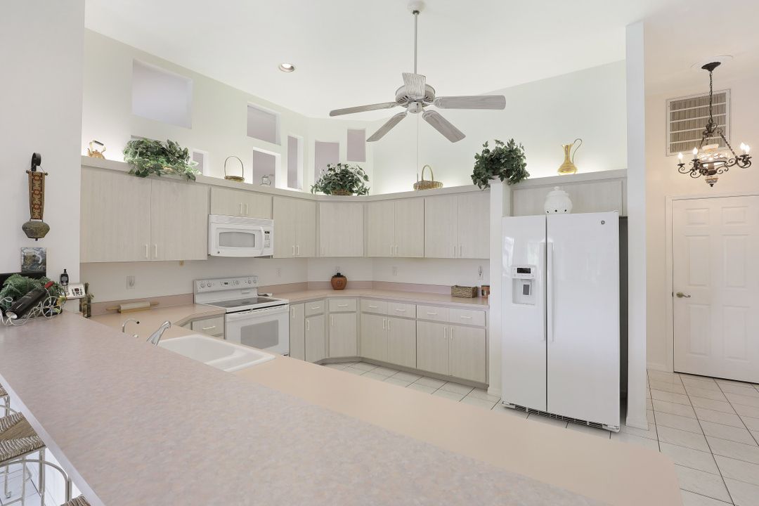 5208 SW 9th Pl, Cape Coral, FL 33914