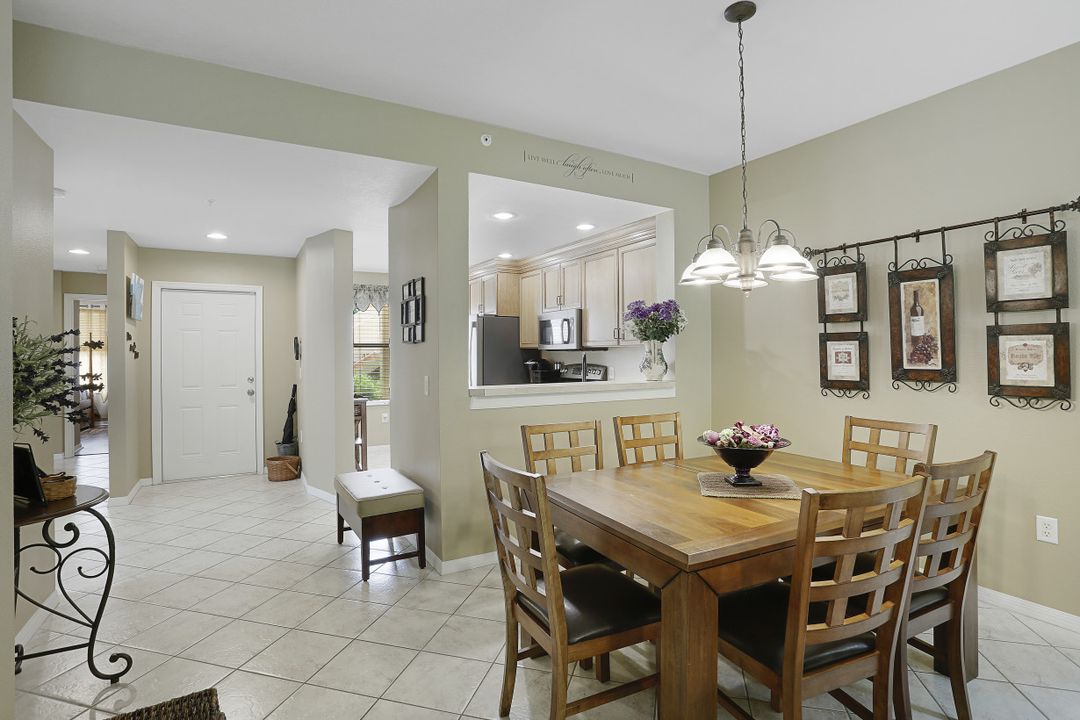 6645 Huntington Lakes Cir #104, Naples, FL 34119