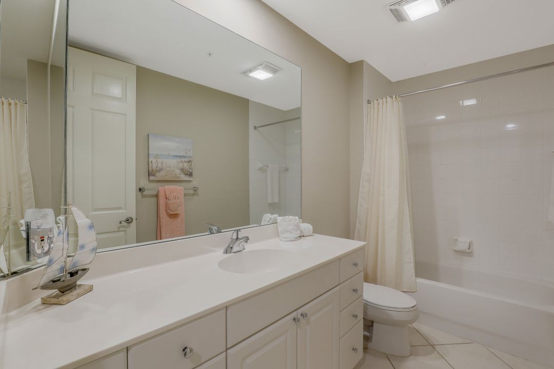 400 Flagship Dr #306, Naples, FL 34108
