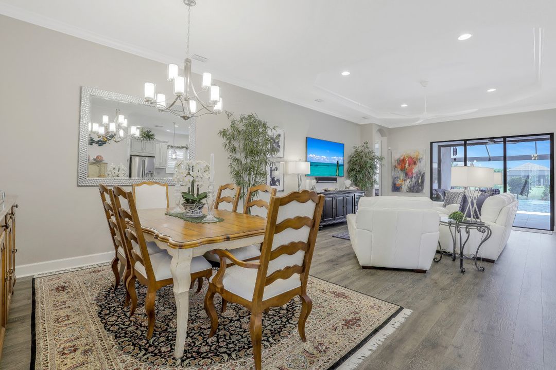 8669 Dilillo Ct, Naples, FL 34119