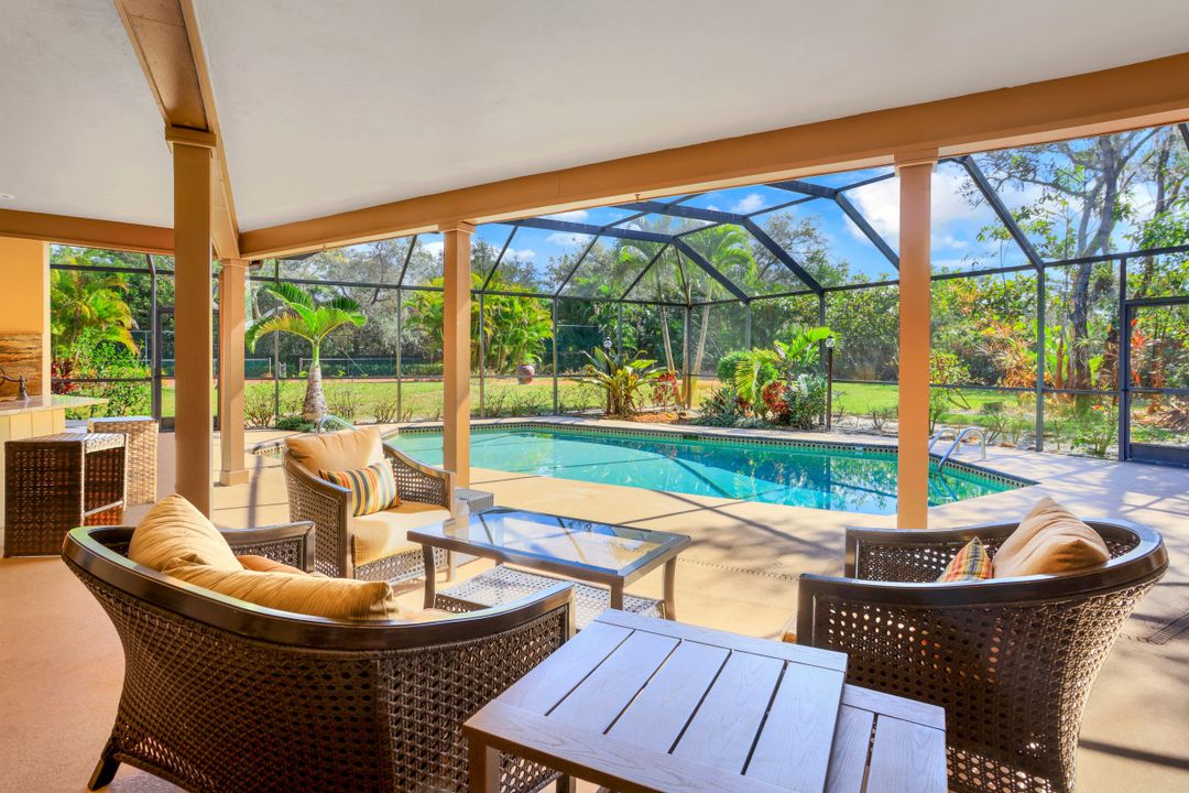 6846 Trail Blvd, Naples, FL 34108