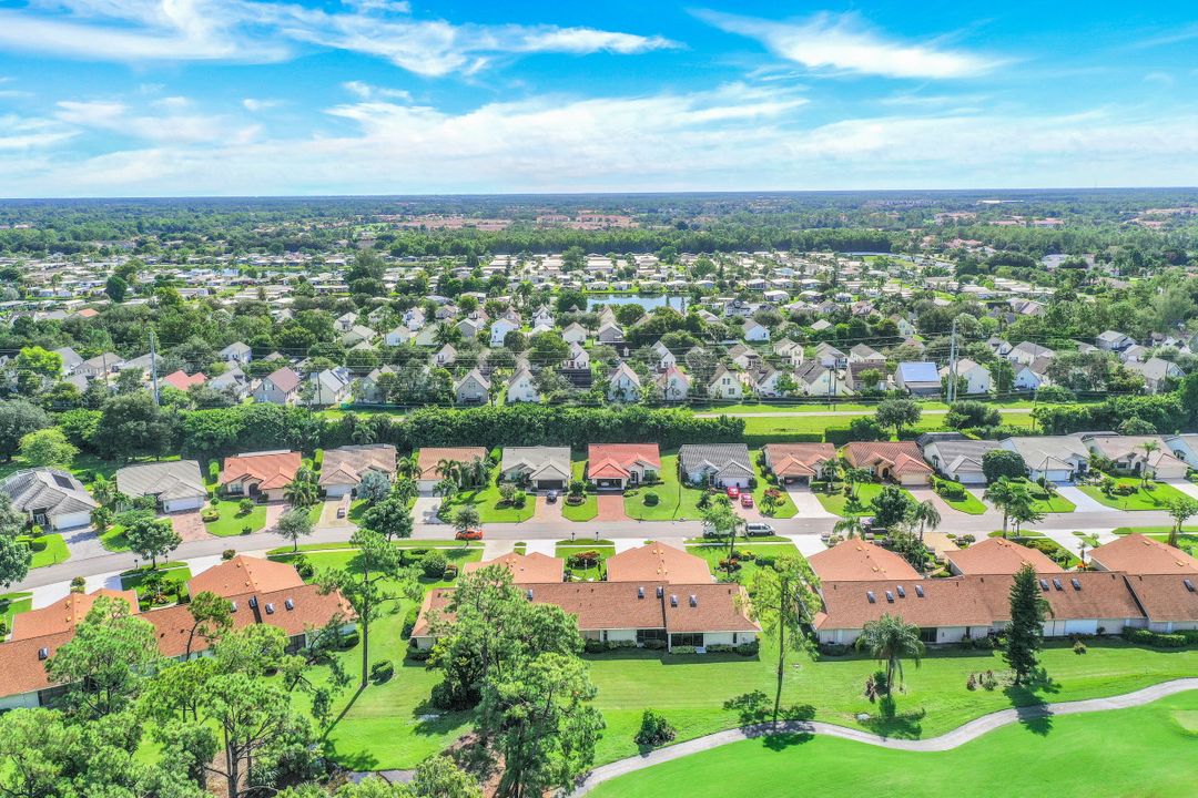 606 Kings Way, Naples, FL 34104