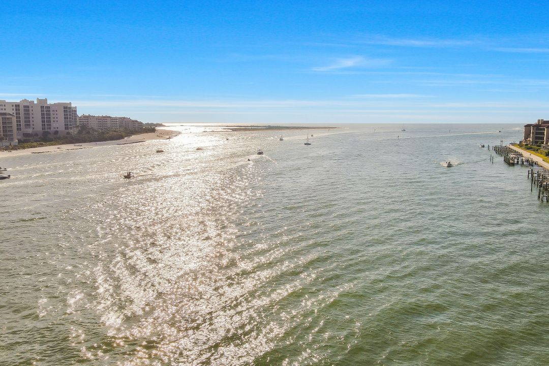 60 W Pelican St #504, Naples, FL 34113