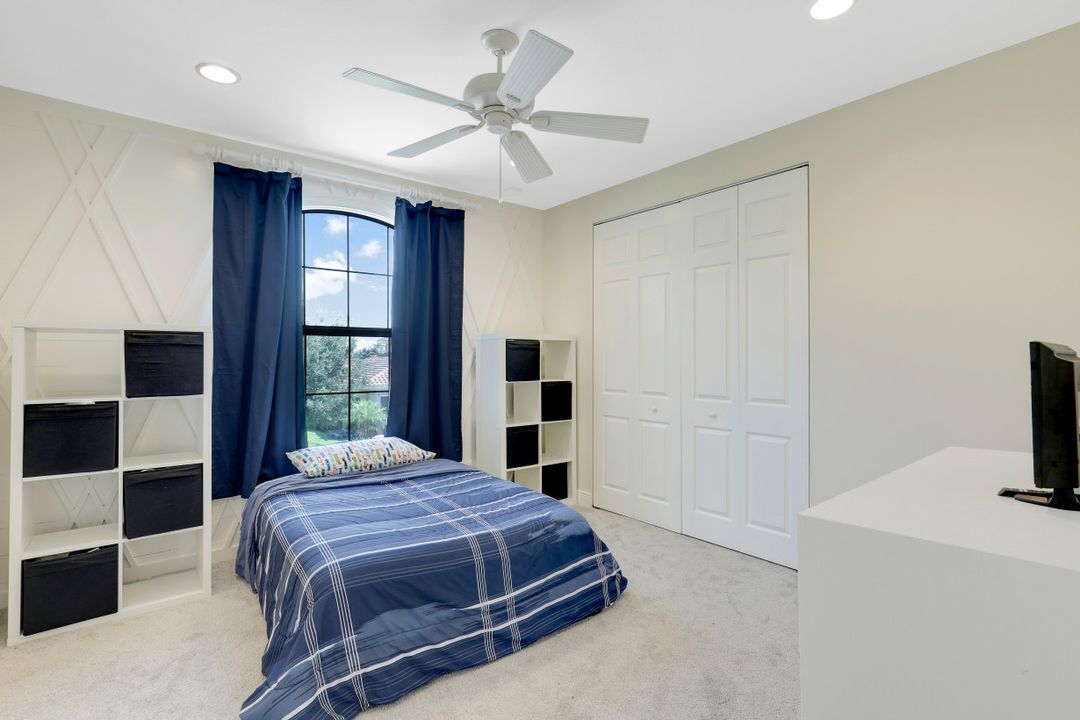 3642 Santaren Ct, Naples, FL 34119