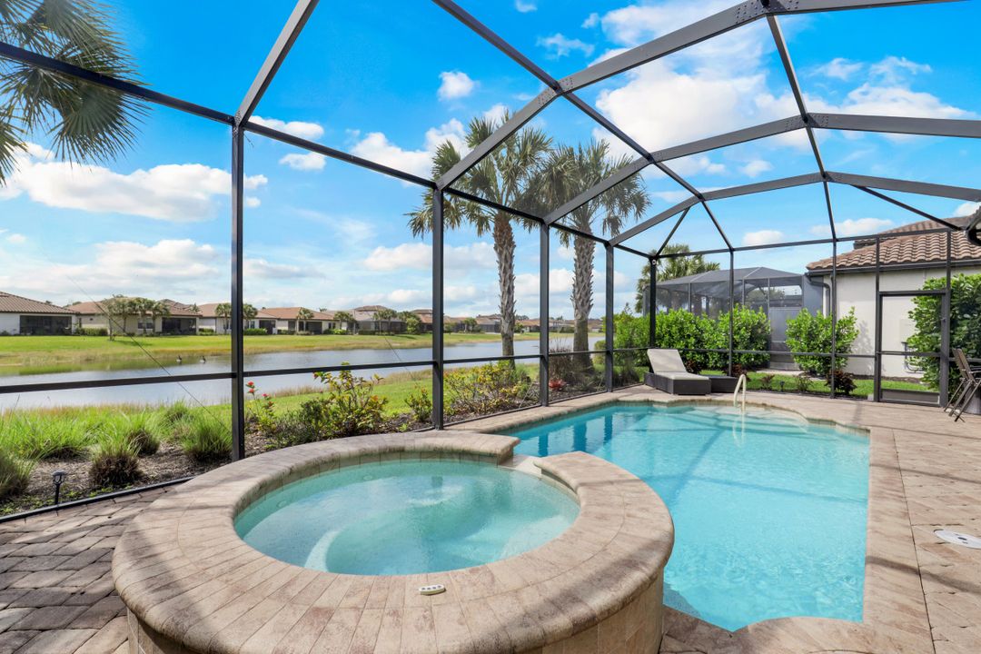 4714 Formosa Dr, Naples, FL 34119