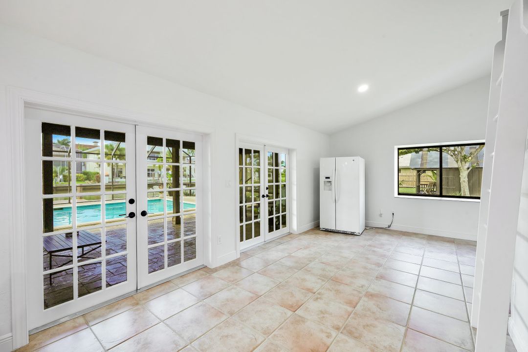 438 Lagoon Ave, Naples, FL 34108