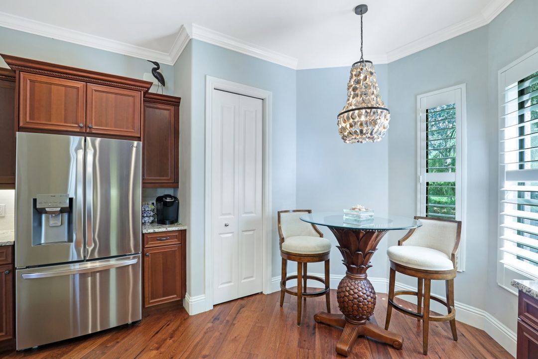 7599 Moorgate Point Way, Naples, FL 34113