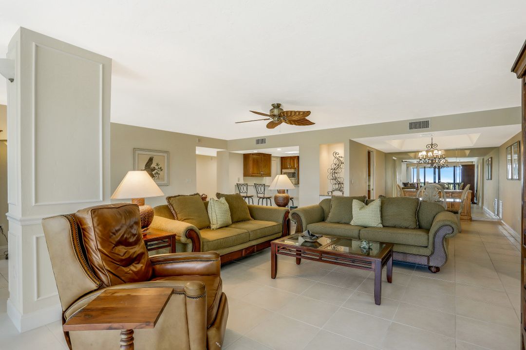 5601 Turtle Bay Dr #302, Naples, FL 34108