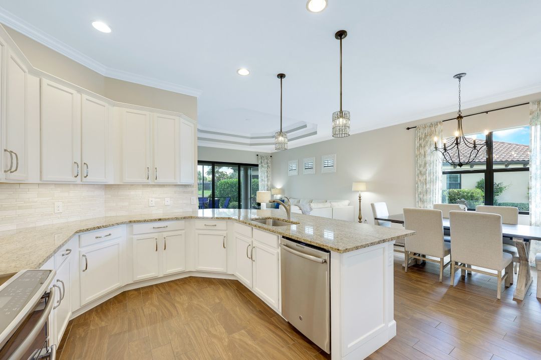 9160 Isla Bella Cir, Bonita Springs, FL 34135