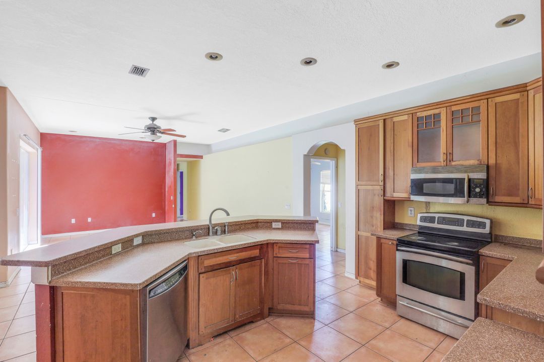 9204 Grand Palm Ct, Riverview, FL 33578