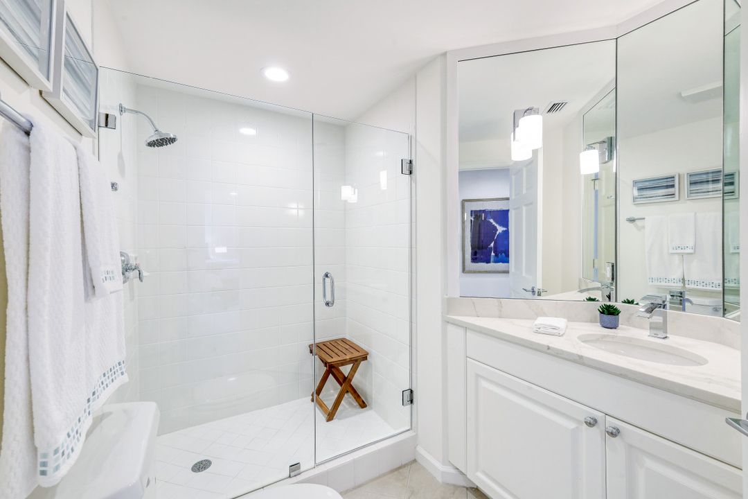 60 Seagate Dr #1204, Naples, FL 34103