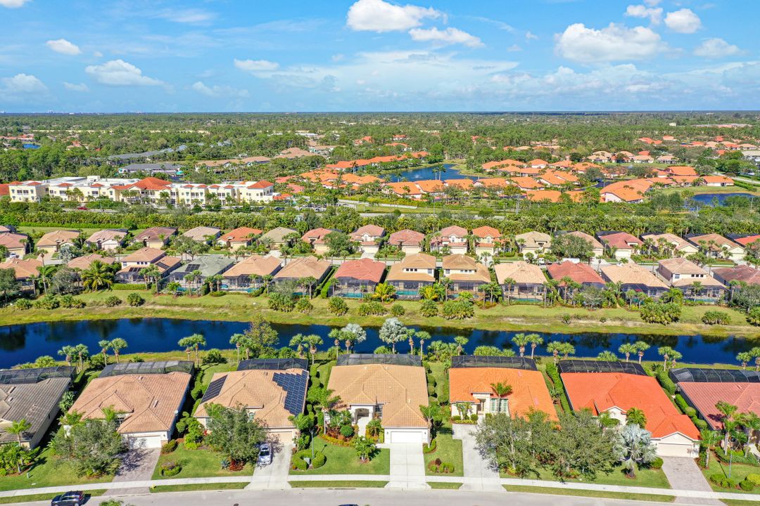 8219 Potomac Ln, Naples, FL 34104