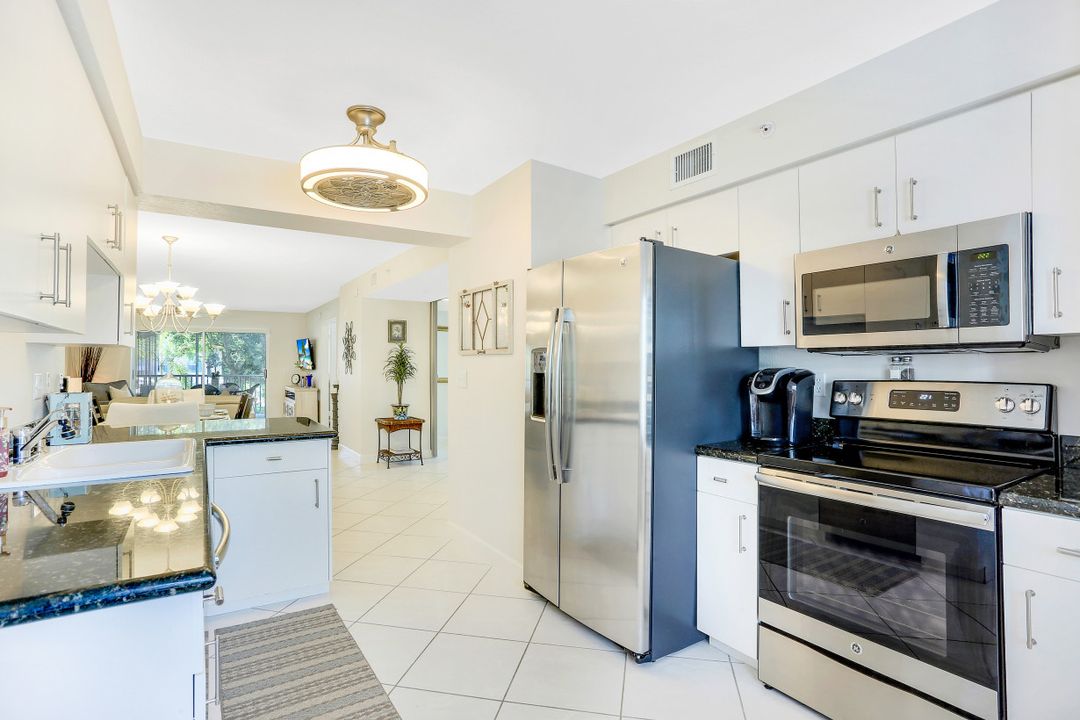 480 Bermuda Cove Way #205, Naples, FL 34110