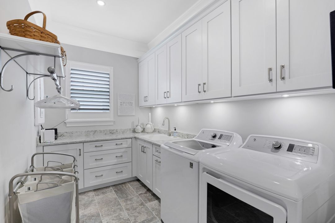 3243 Tavolara Ln, Naples, FL 34114