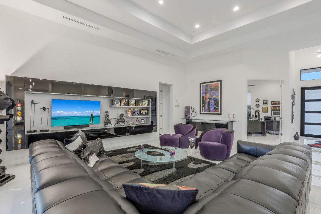 1567 Jamaica Ct, Marco Island, FL 34145