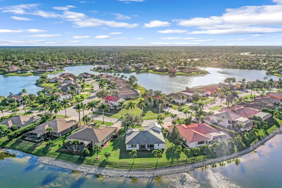 2198 Grove Dr, Naples, FL 34120