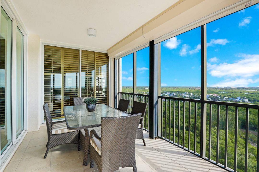 445 Cove Tower Dr #1402, Naples, FL 34110