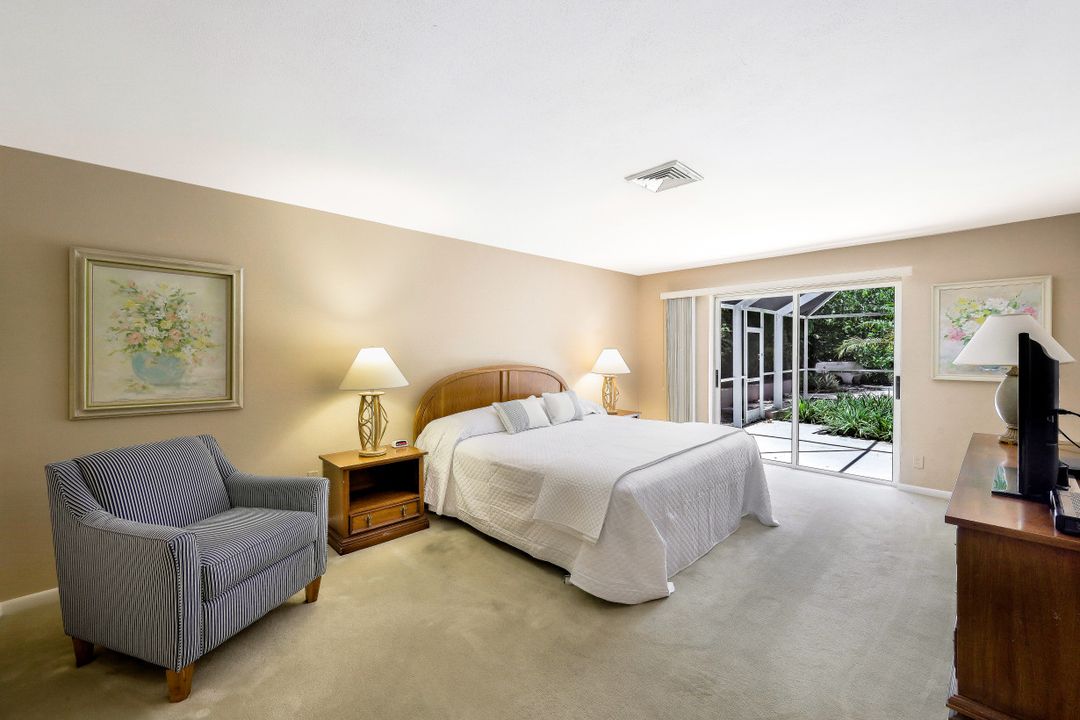 280 S Golf Dr, Naples, FL 34102