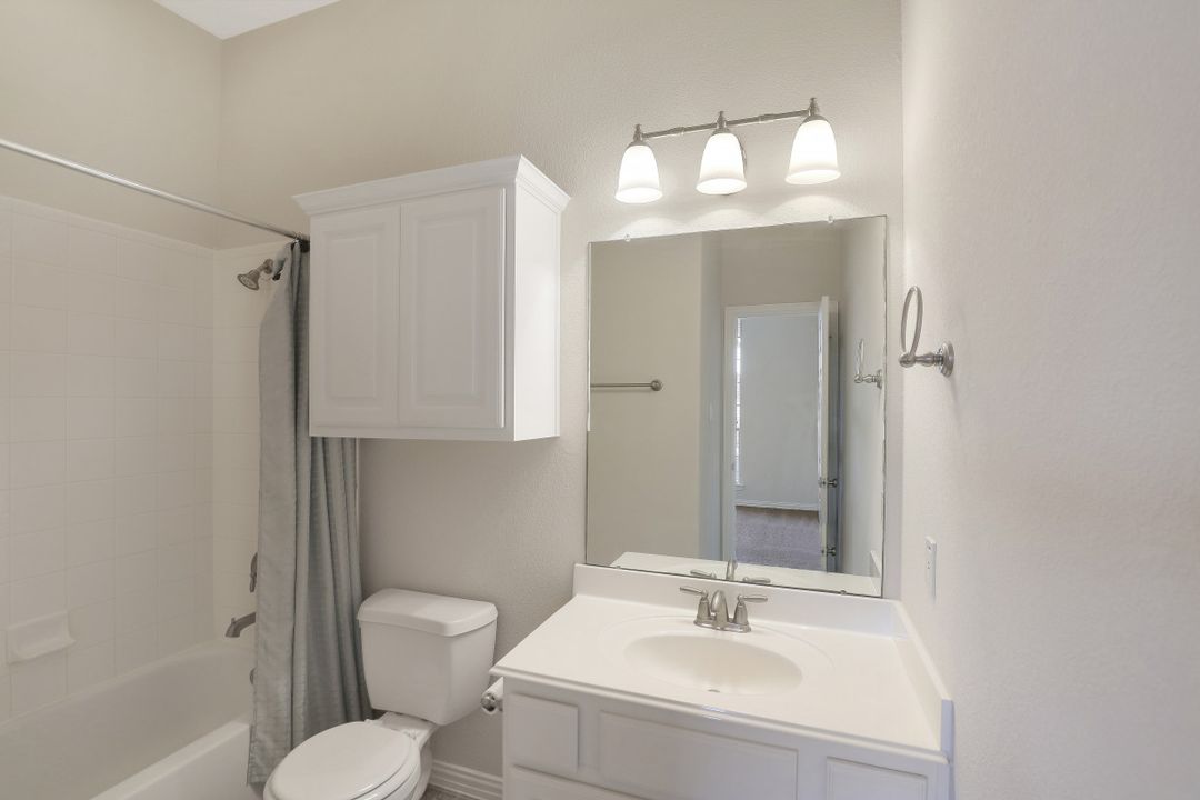 5327 Heath River Ln, Sugar Land, TX 77479