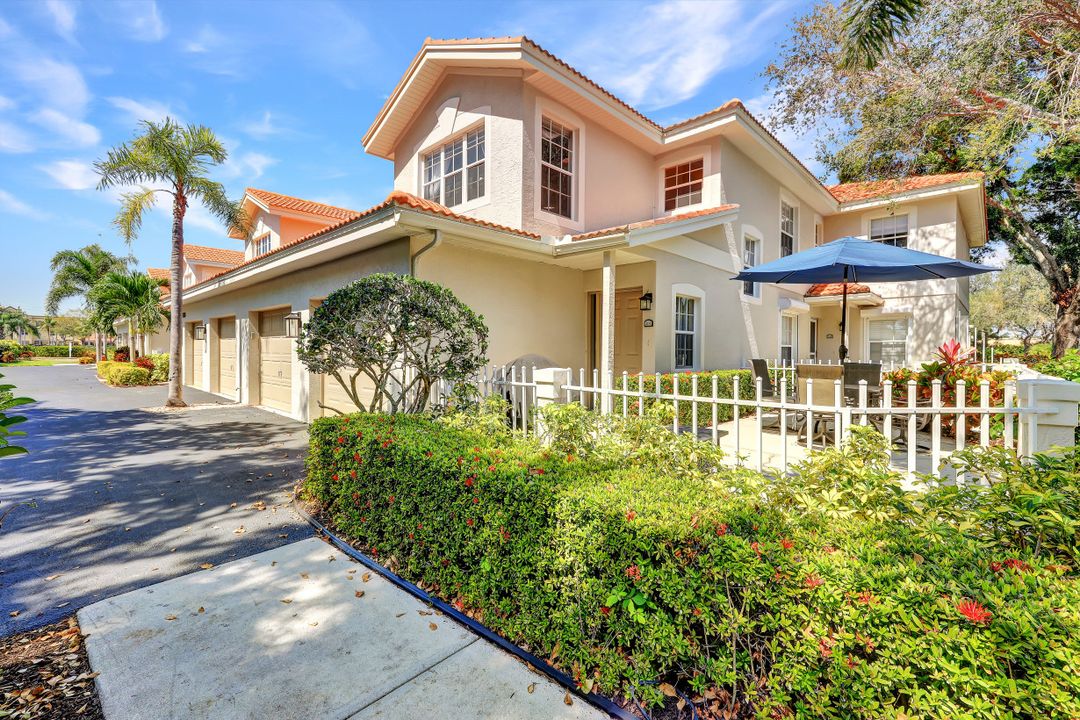 2426 Orchid Bay Dr # F-204, Naples, FL 34109