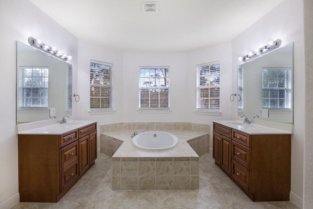1491 20th Ave NE, Naples, FL 34120