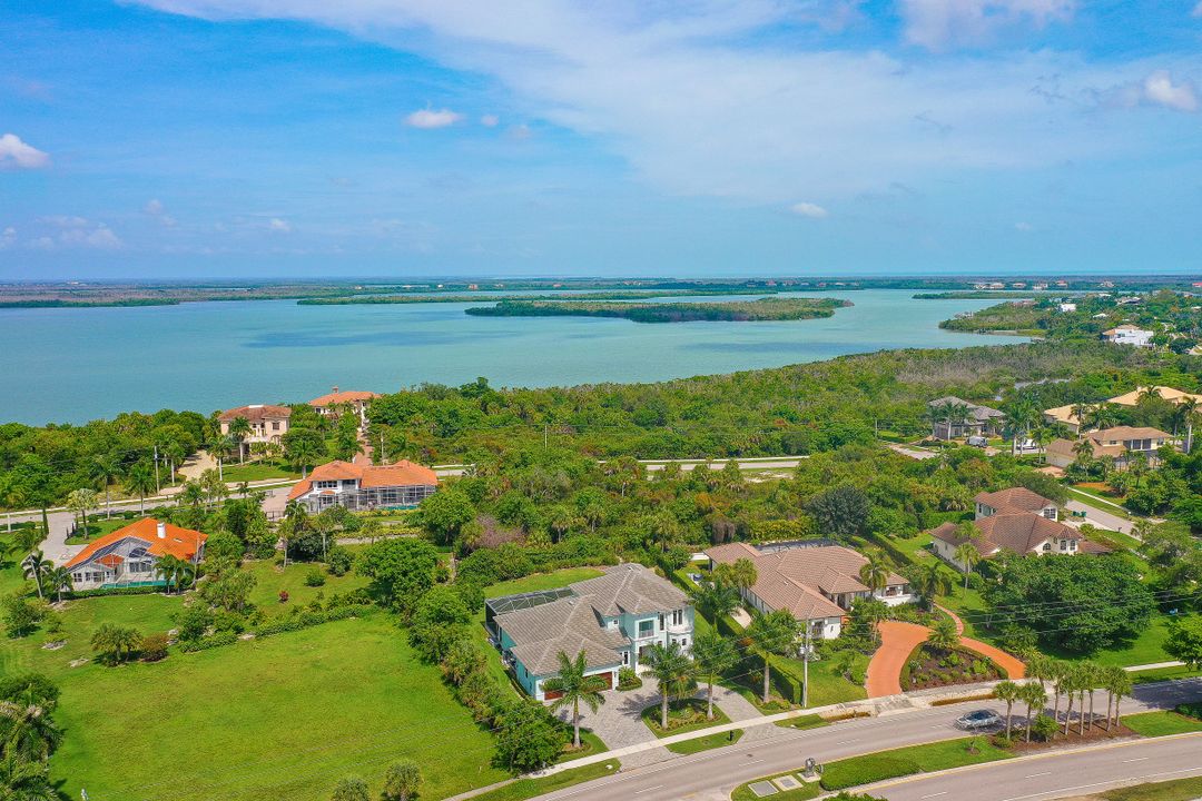 671 S Barfield Dr, Marco Island, FL 34145