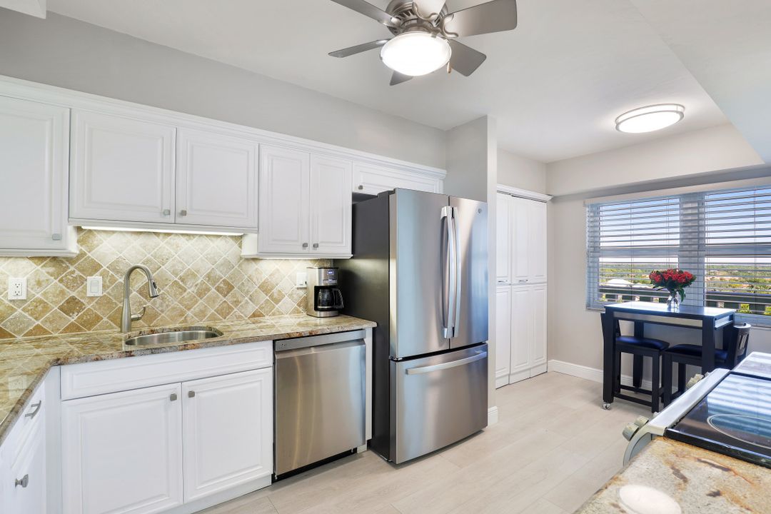 5501 Heron Point Dr #902, Naples, FL 34108