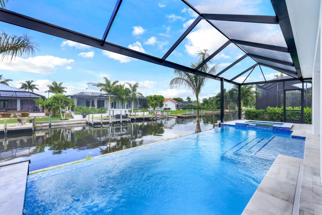 5311 Mayfair Ct, Cape Coral, FL 33904