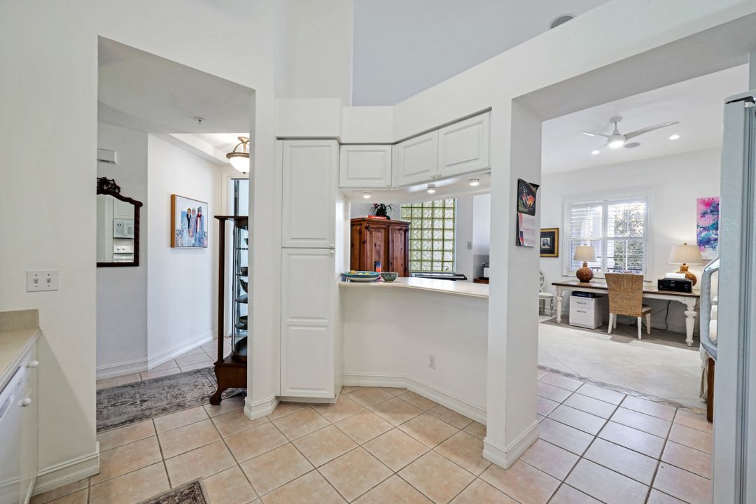 790 Bentwater Cir #203, Naples, FL 34108