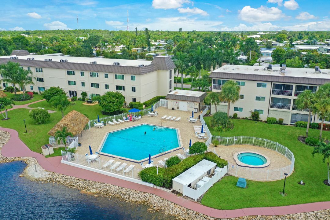 1010 Manatee Rd #B201, Naples, FL 34114