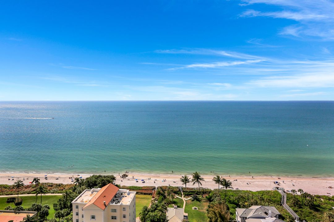 81 Seagate Dr #2001, Naples, FL 34103