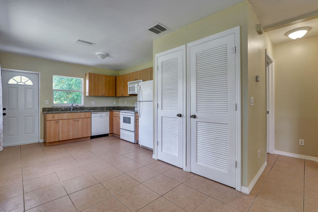 3250 Cottage Grove Ave, Naples, FL 34112