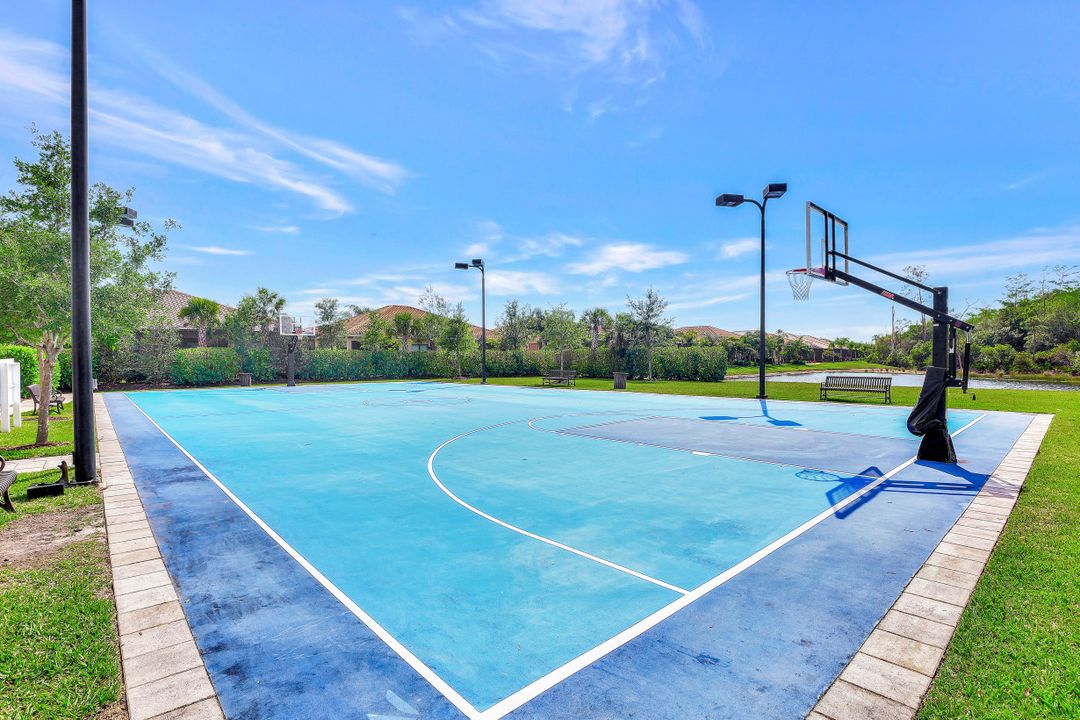 11520 Stonecreek Cir, Fort Myers, FL 33913