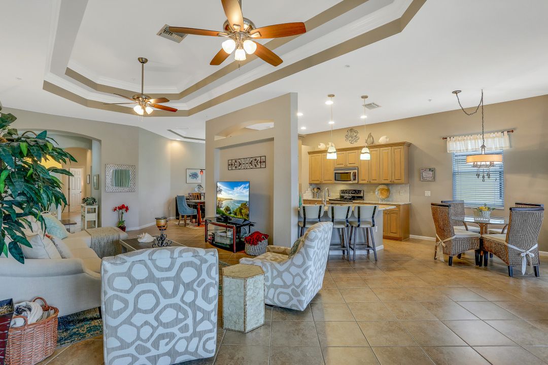 8763 Coastline Ct #201, Naples, FL 34120