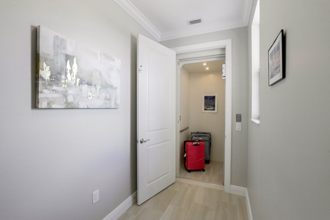 2181 Frangipani Cir  #201, Naples, FL 34120