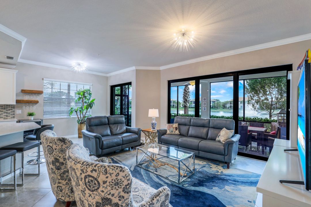 2149 Frangipani Cir #101, Naples, FL 34120