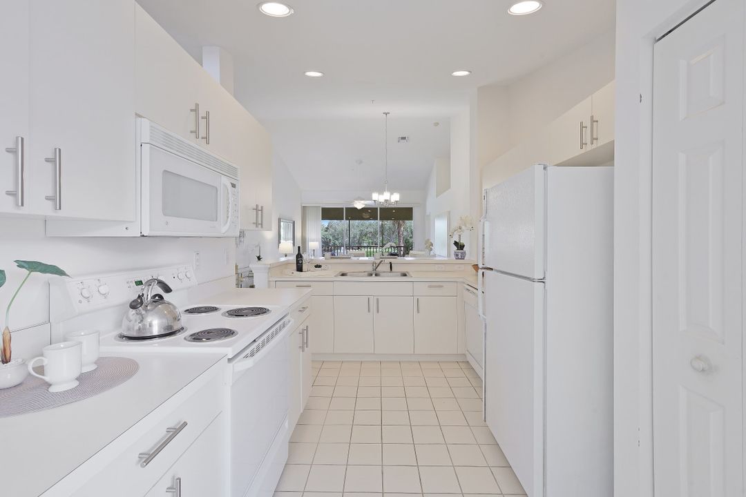 4940 Deerfield Way #203, Naples, FL 34110