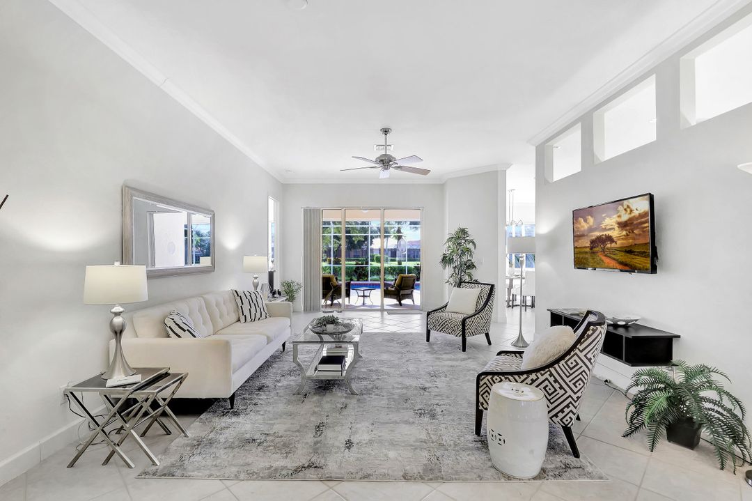 6474 Waverly Green Way, Naples, FL 34110