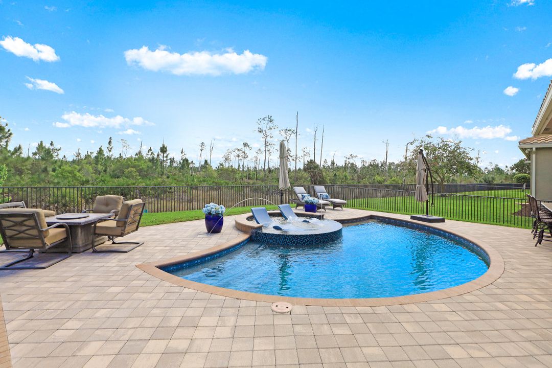 2832 Cinnamon Bay Cir, Naples, FL 34119