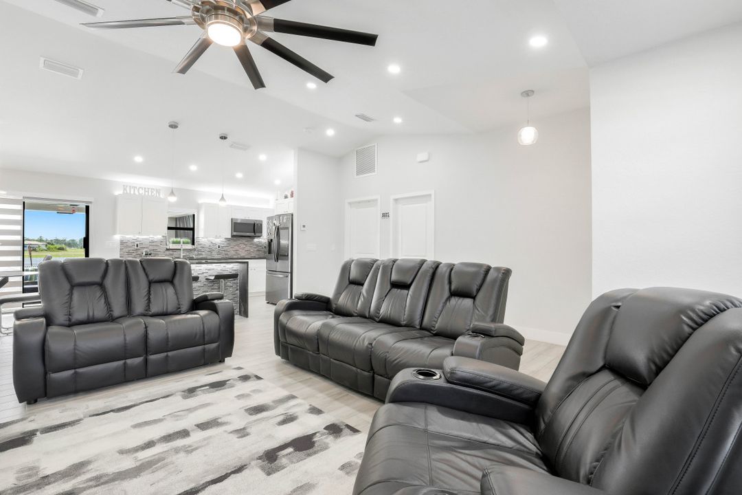 4020 NW 41st Pl, Cape Coral, FL 33993