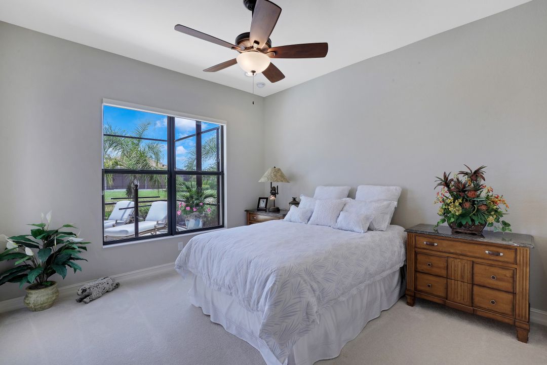 6587 Barbera Ln, Naples, FL 34113