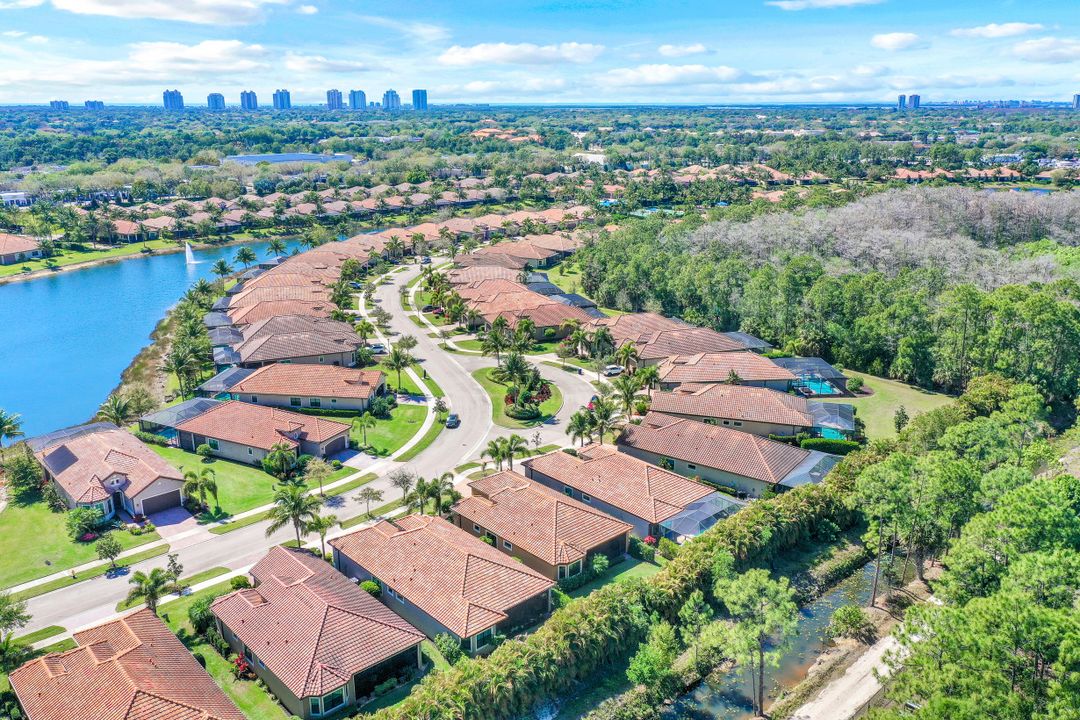 9247 Isla Bella Cir, Bonita Springs, FL 34135