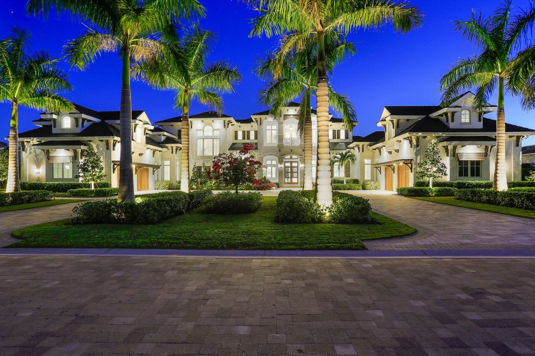 16610 Firenze Way, Naples, FL 34110