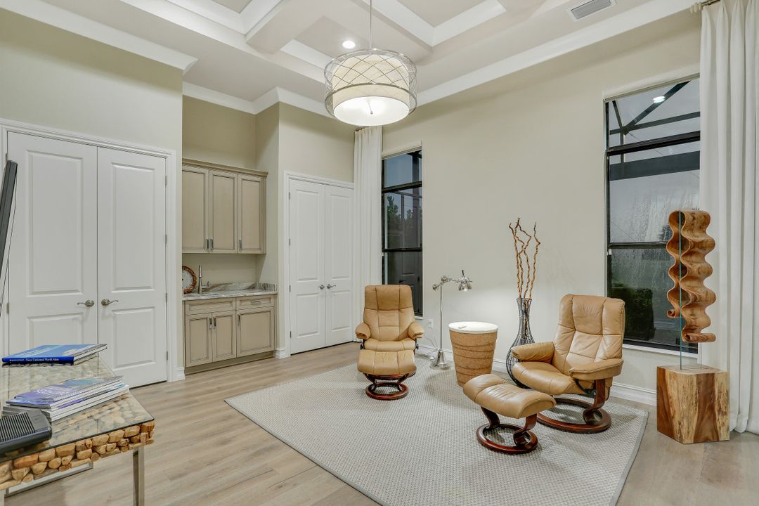 9105 Esplanade Blvd, Naples, FL 34119