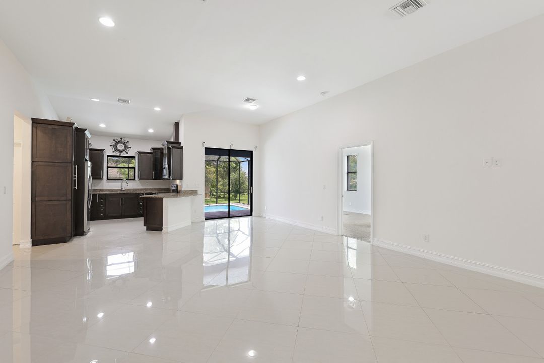 1011 NW 16th Pl, Cape Coral, FL 33993