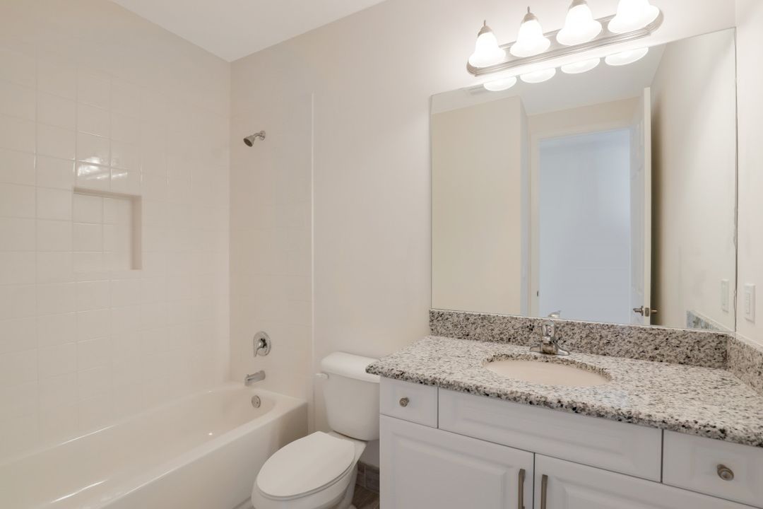 13840 Luna Dr, Naples, FL 34109