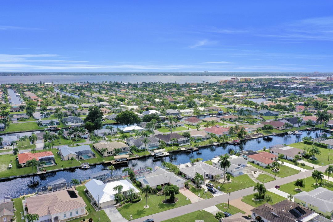 3627 SE 17th Ave, Cape Coral, FL 33904