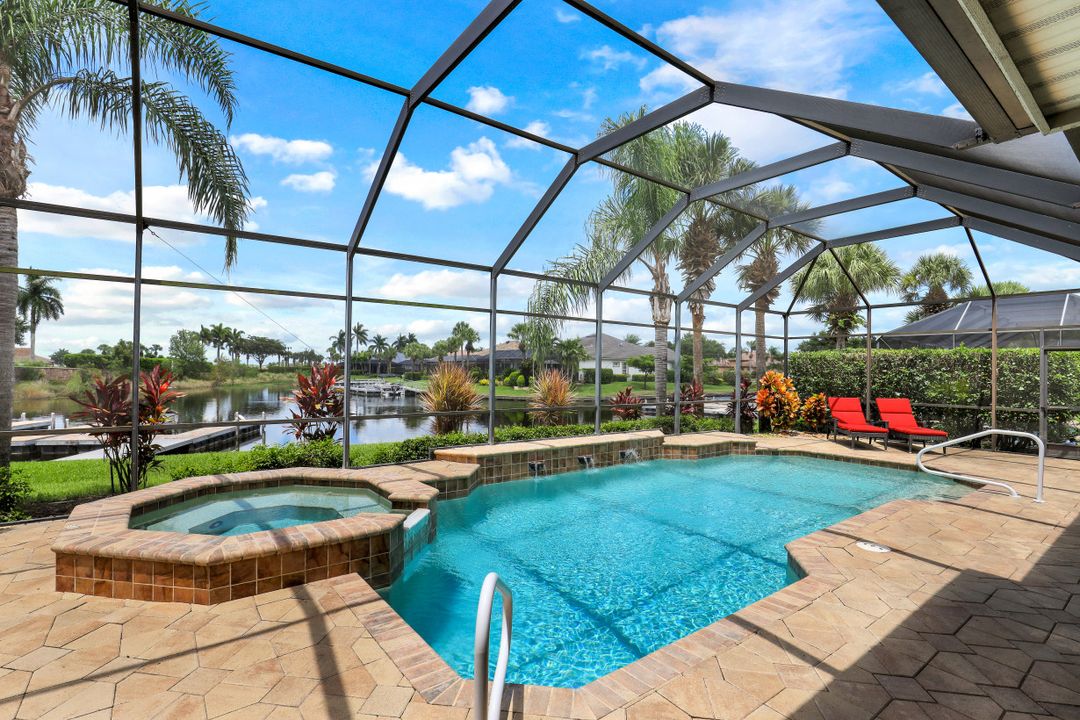 8733 Hideaway Harbor Ct, Naples, FL 34120